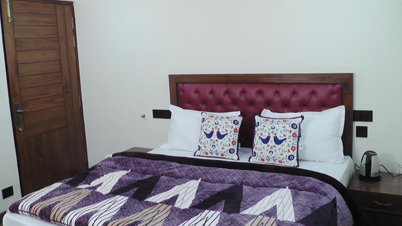 Hotel Jakhu Heights 西姆拉 外观 照片