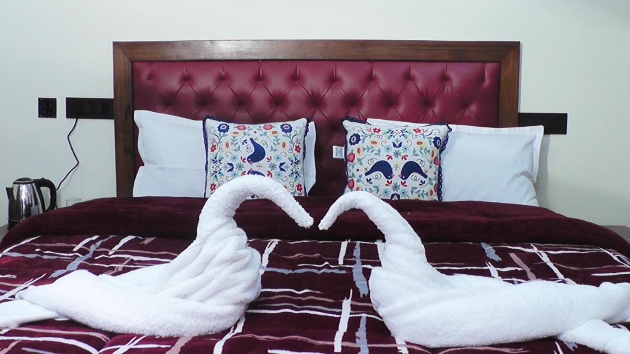 Hotel Jakhu Heights 西姆拉 外观 照片